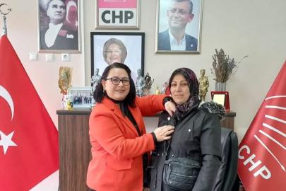 Başkan Sara, Cumhuriyet Halk Partisi rozeti taktı!