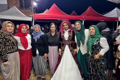 AK Parti Seyitgazi Kadın Kolları’ndan Sandıközü’nde Kına Ziyareti