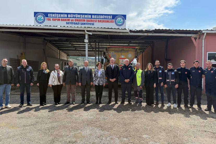 Başkan Ünlüce'den Seyitgazi ve Kırka'ya çıkartma!