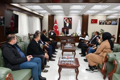 Seyitgazi Belediyesi’nde Üçlü Başkanlık Dönemi: Makam Çocuklara Emanet!