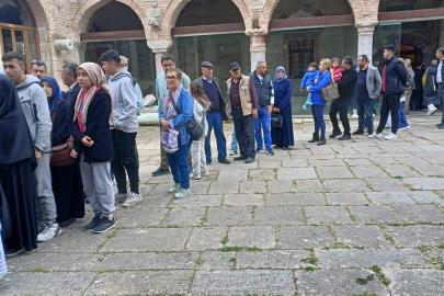Seyyid Battal Gazi Külliyesi’nde Asırlık Gelenek: Battalgazi Cuma Aşı Şifaya Dönüşüyor