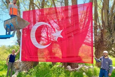 Gemiç Mahallesi’nin Gurur Tablosu: Gençlerimizden Ay-Yıldızlı Selam!