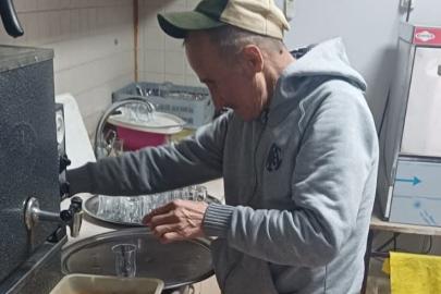 Hem Çayı Taze Hem Gönlü: Aksaklı Köyünün Sevilen İsmi Ercan Indır!
