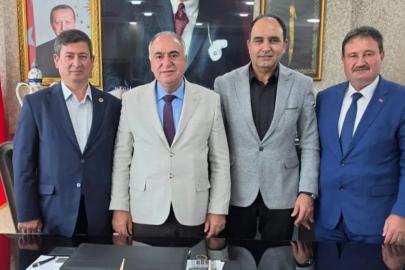 Seyitgazi Muhtarlar Derneği Başkanı Hasan Çakır’dan Şoförler Odası’na Tebrik Ziyareti