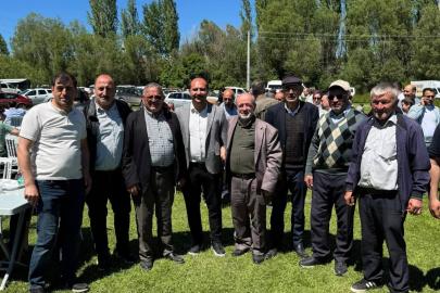 SEYİTGAZİ’Yİ ADIM ADIM GEZDİ: HEM DUAYA HEM MUTLULUĞA ORTAK OLDU!