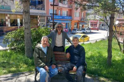 Zamana ve Demire Şekil Verenler: Arslanbeyli Ergünler Ailesi ve Efeler Parkı’nda Bir Dostluk Molası