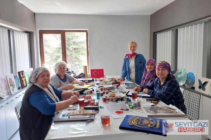 Çiviler Sabırla Çakılıyor, Teller Sanata Dönüşüyor