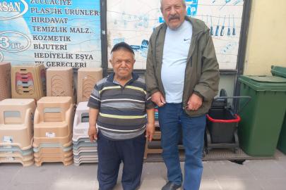 Görüp Geçemeyeceğiniz Bir Yaşam Hikayesi: Eskişehir’in Pamuk Kalpli "Yedi Cüceler" Yönetmeni Erdal Görgeç