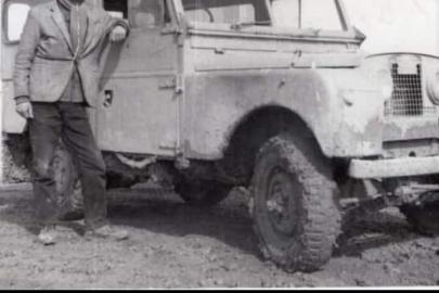 Nostaljik Bir Yolculuk: Direksiyonu Sağda Bir Land Rover ve Akbaba Dergisiyle Değişen Bir Hayat