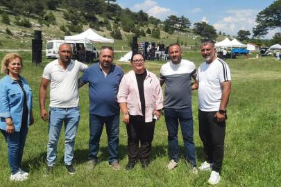 SELMA SARA VE NESRİN KURT KOÇLU’DAN SEYİTGAZİ MAHALLELERİNE ŞENLİK ZİYARETİ