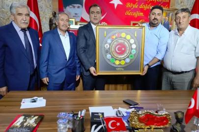 Seyitgazi MHP’li Meclis Üyelerinden İl Başkanı Ayhan Sezer’e Anlamlı Ziyaret