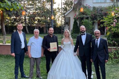 Seyitgazi’de Mutluluk Paylaştıkça Çoğalıyor: Başkan Özcan Yıldız Hemşehrilerinin Sevinçlerine Ortak Oldu