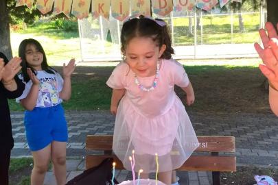 Ünal Ailesinin Mutlu Günü: Minik Derin 5 Yaşına Bastı!