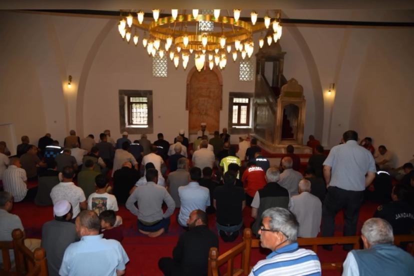 Kahraman Şehitlerimiz Seyitgazi’de Dualarla Anıldı