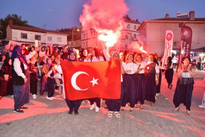 Seyitgazililer Derneği’nden Kültür Rüzgarı: 1. Şalvar Gecesi Coşkuyla Gerçekleşti