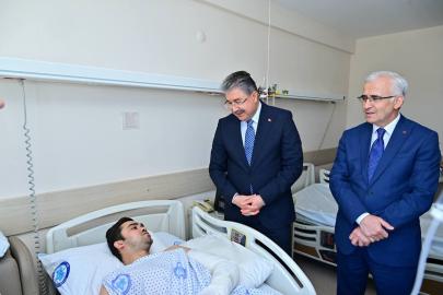 Vali Dr. Erdinç Yılmaz’dan Yaralı İtfaiye Personeline  Ziyaret
