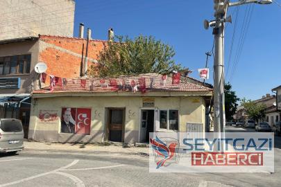 MHP SEYİTGAZİ İLÇE BAŞKANLIĞI YENİ BİNASINA TAŞINIYOR: HAZIRLIKLAR BAŞLADI!