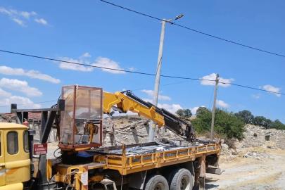 NUMANOLUK MAHALLESİ’NİN ELEKTRİK DİREKLERİ YENİLENDİ