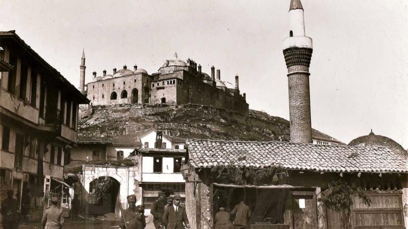 SEYİTGAZİ SOKAKLARINDA SİYAH-BEYAZ BİR HÜZÜN: YIL 1921…