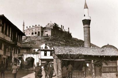 SEYİTGAZİ SOKAKLARINDA SİYAH-BEYAZ BİR HÜZÜN: YIL 1921…