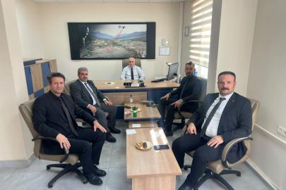 YENİ TAPU MÜDÜRÜNE HAYIRLI OLSUN ZİYARETİ!